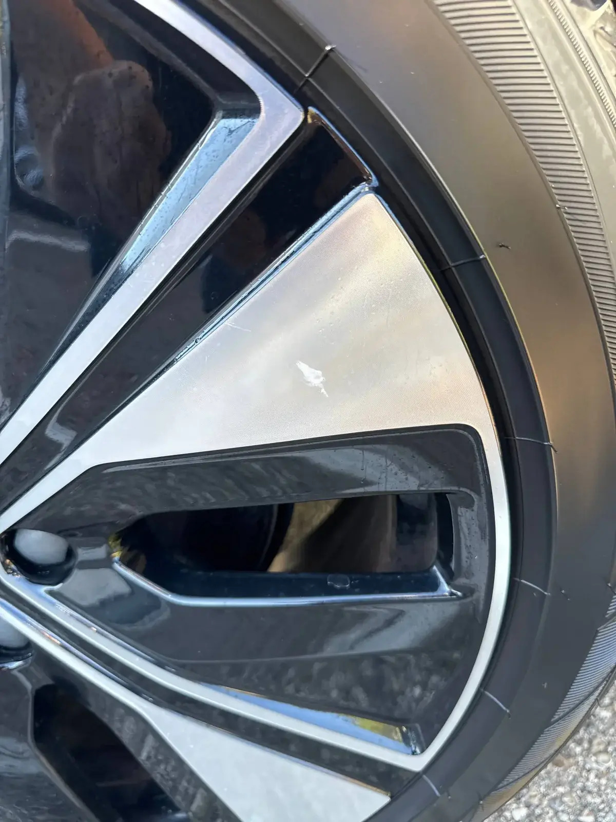 Sort Polestar 2 fra 2023