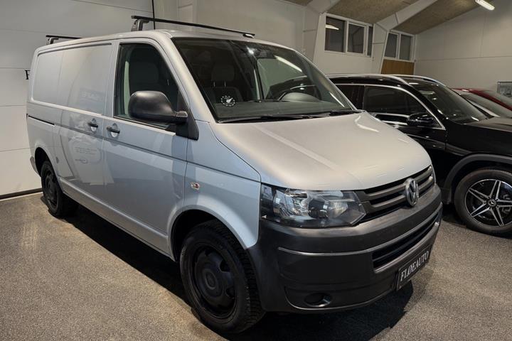 Sølv VW Transporter fra 2015