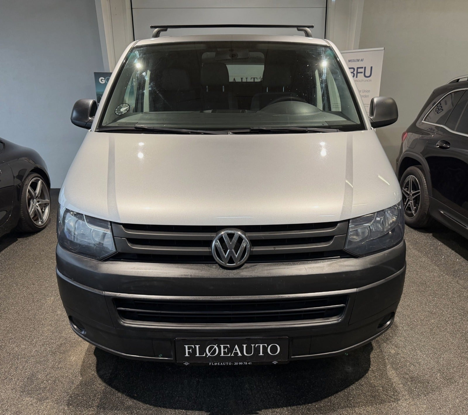 Sølv VW Transporter fra 2015