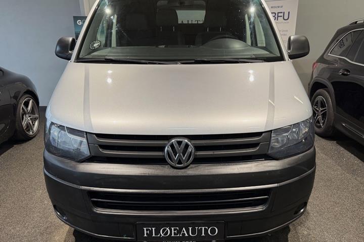 Sølv VW Transporter fra 2015