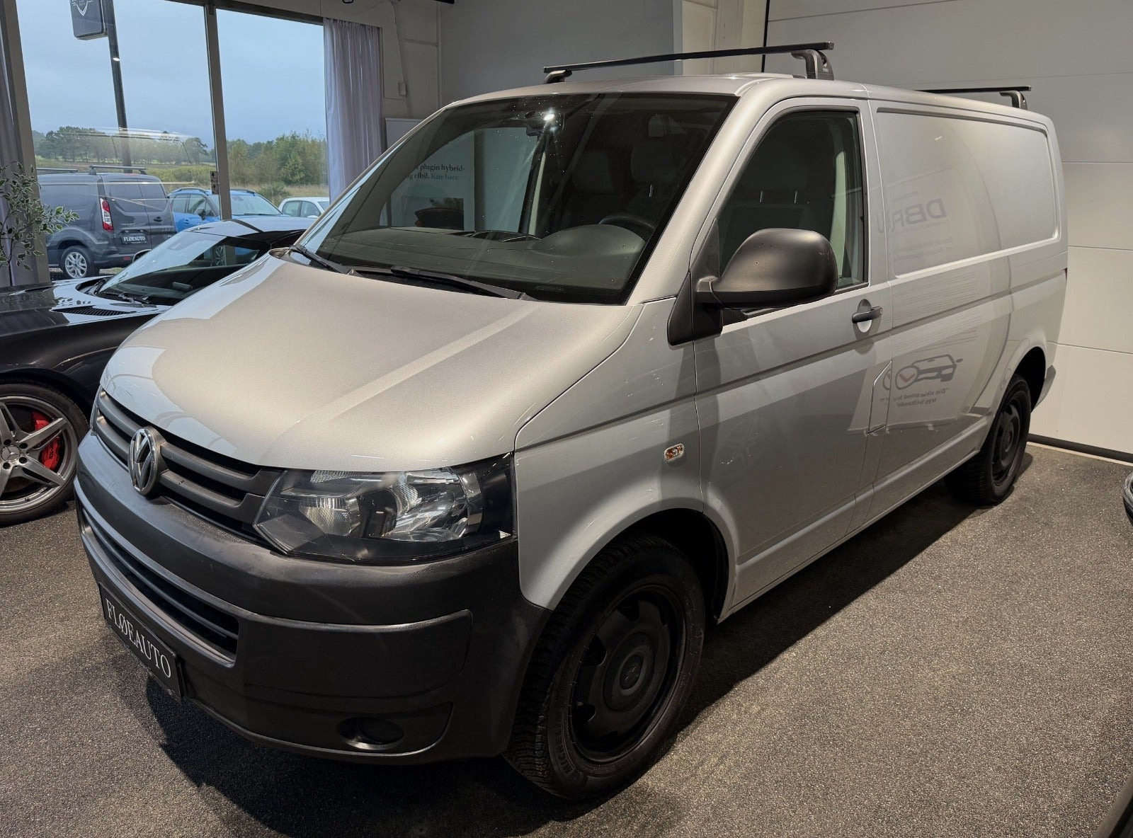 Sølv VW Transporter fra 2015