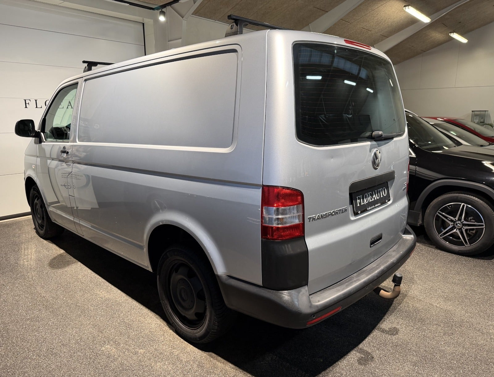 Sølv VW Transporter fra 2015