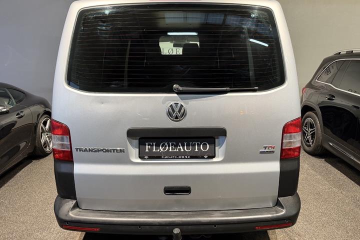 Sølv VW Transporter fra 2015