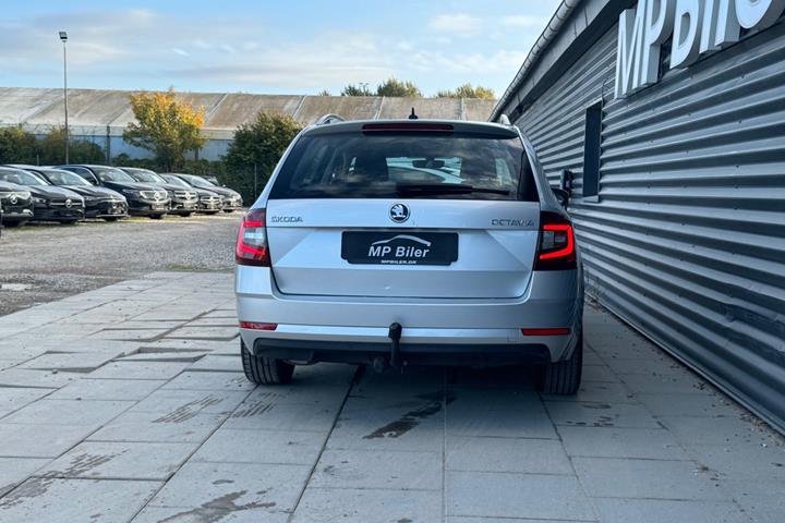 Sølv Skoda Octavia fra 2020
