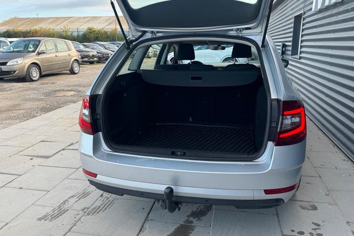 Sølv Skoda Octavia fra 2020
