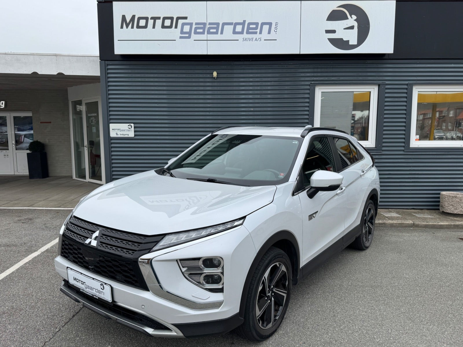 Mitsubishi Eclipse Cross 2,4 PHEV Invite CVT 4WD