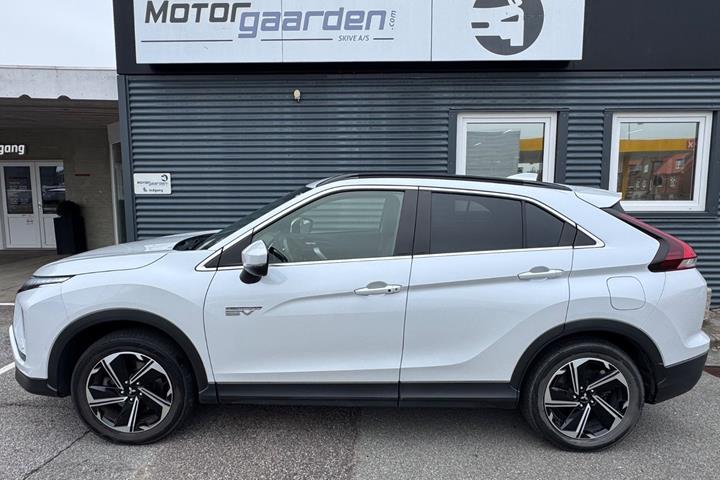 Hvid Mitsubishi Eclipse Cross fra 2021