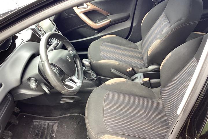 undefined Peugeot 208 fra 2013