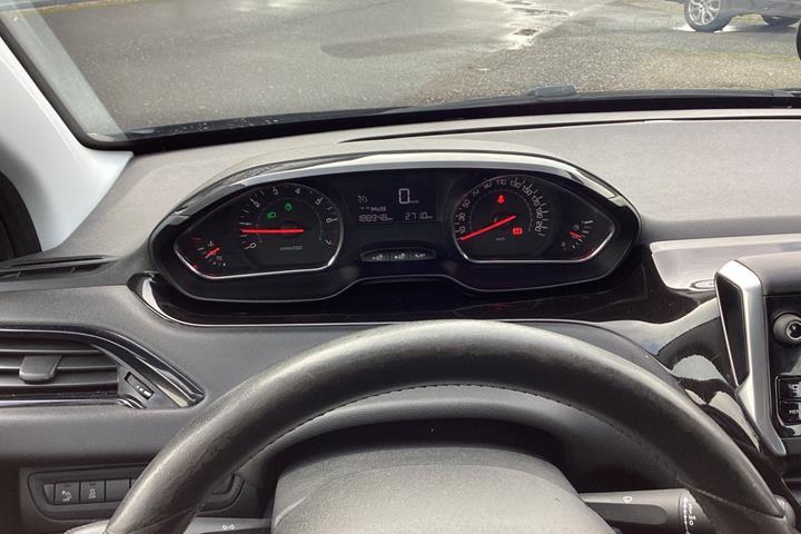 undefined Peugeot 208 fra 2013