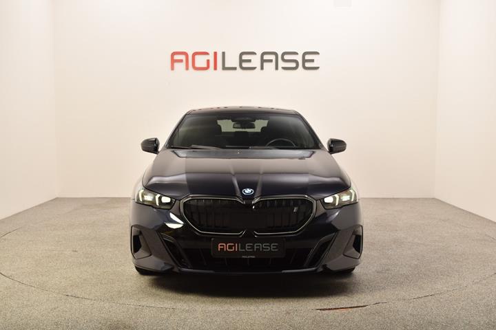 Sort BMW i5 fra 2024