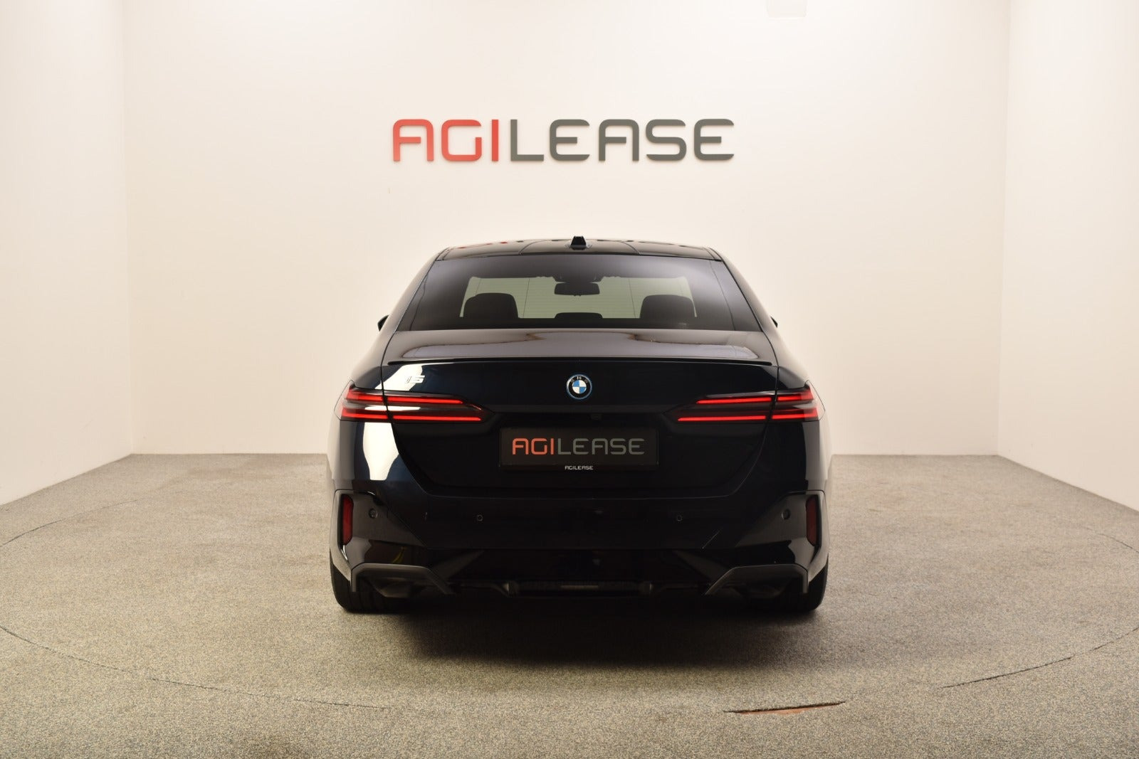 Sort BMW i5 fra 2024