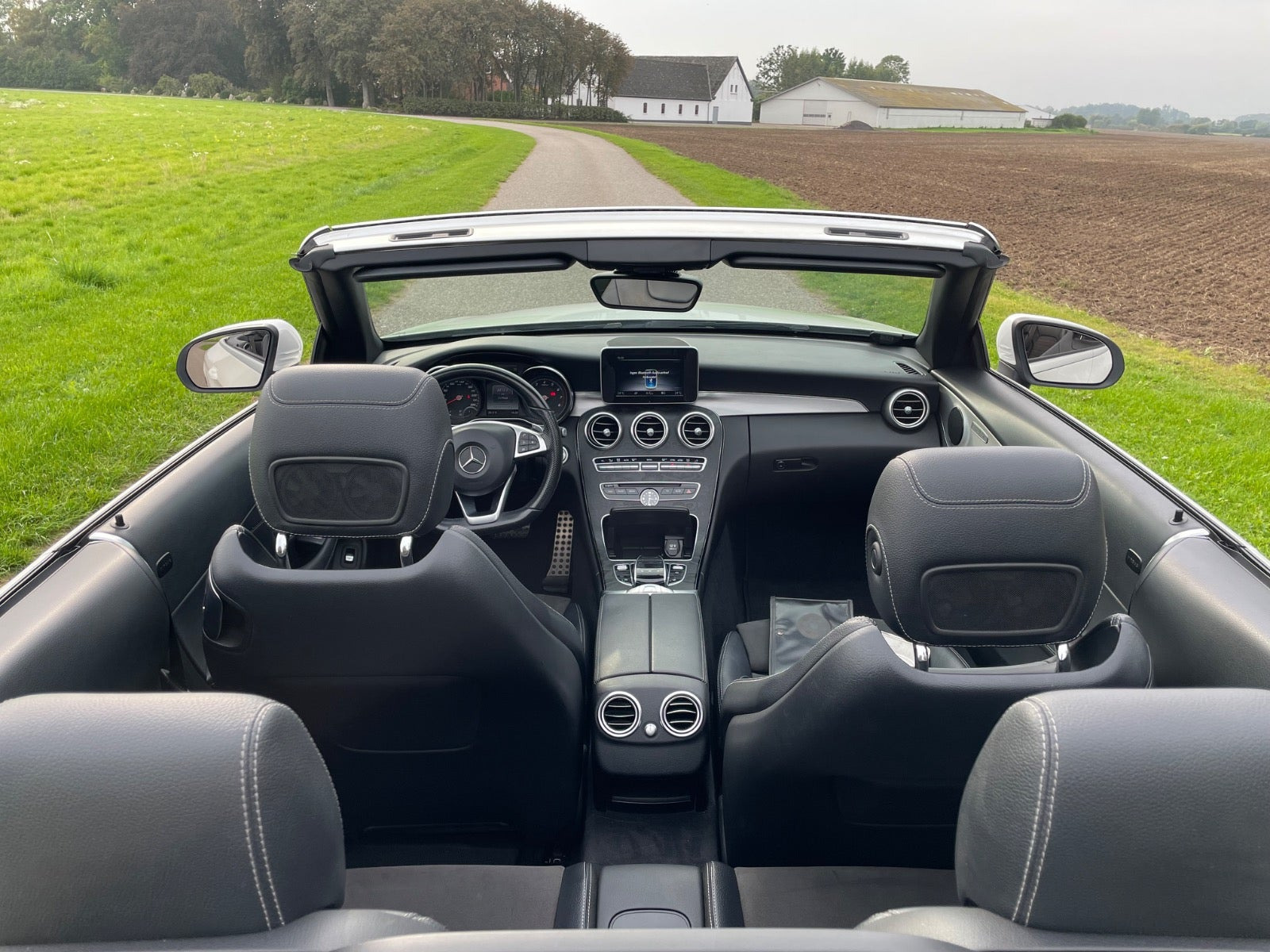 Hvid Mercedes C200 fra 2017