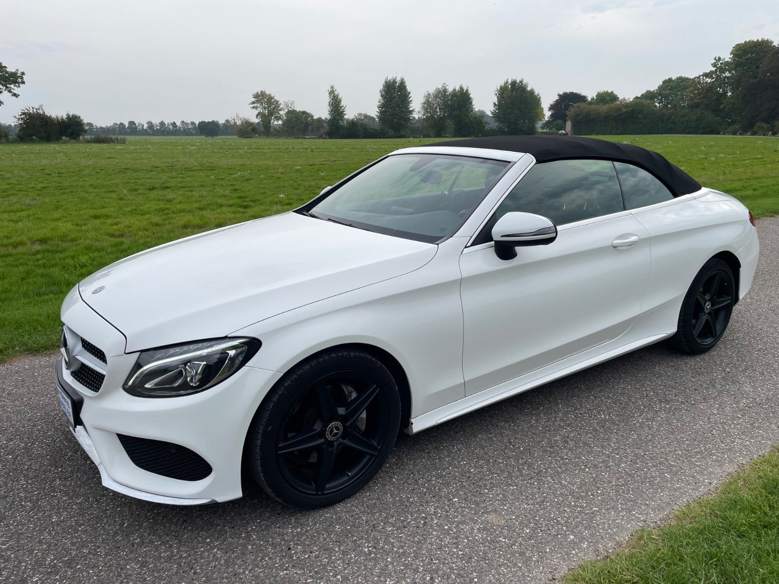 Hvid Mercedes C200 fra 2017