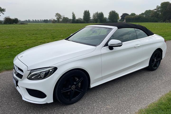 Hvid Mercedes C200 fra 2017