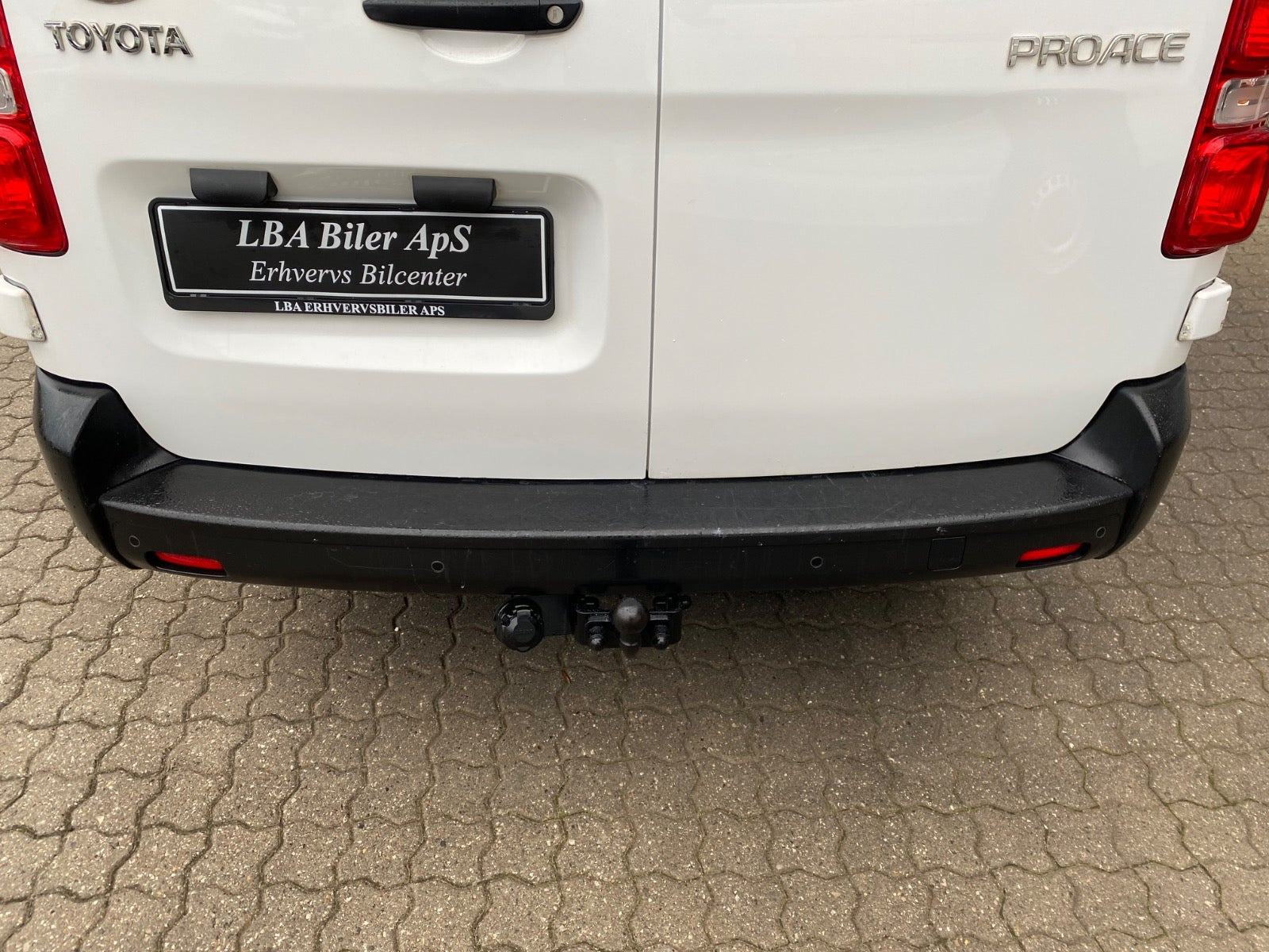 Hvid Toyota ProAce fra 2019
