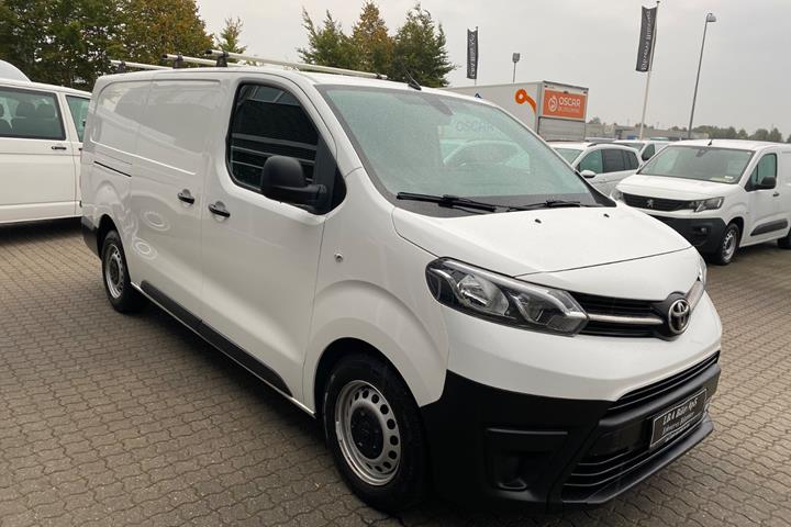 Hvid Toyota ProAce fra 2019