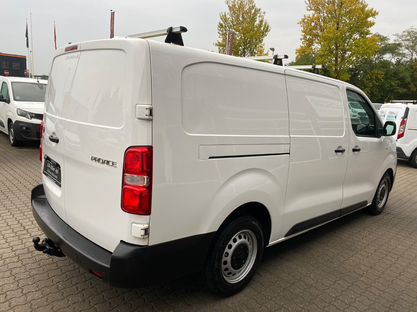 Hvid Toyota ProAce fra 2019