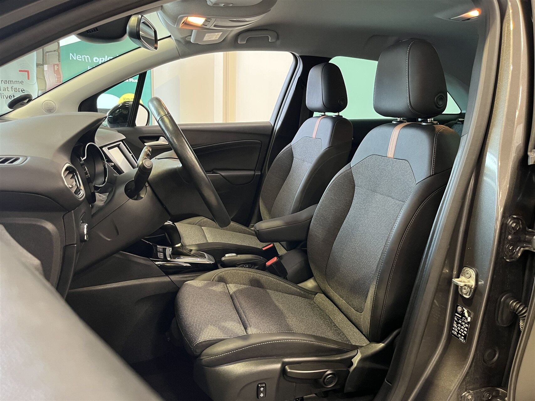Sort Opel Crossland fra 2021