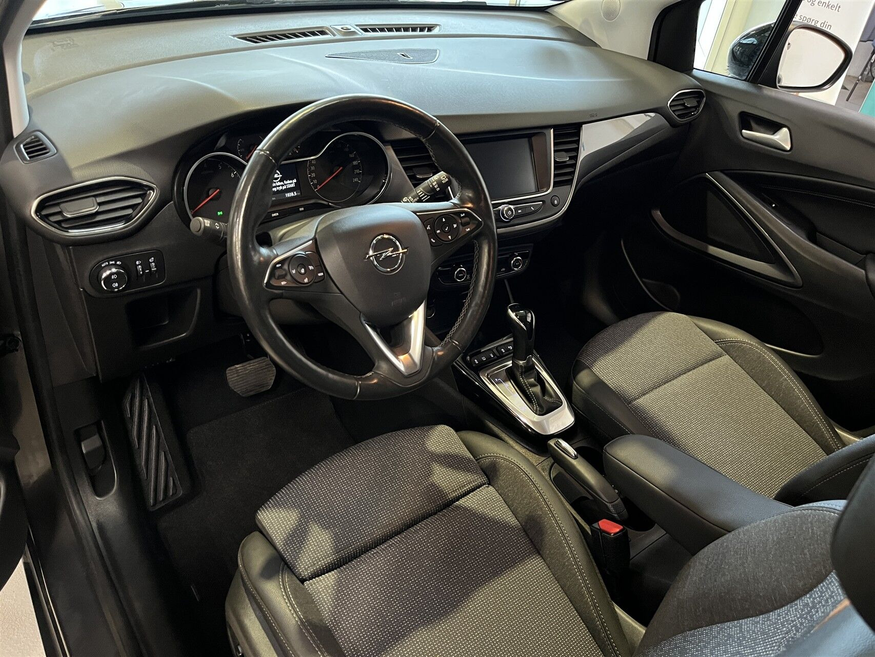 Sort Opel Crossland fra 2021