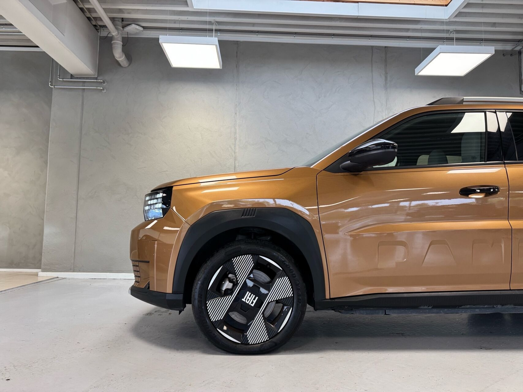 Brun Fiat Grande Panda fra 2025