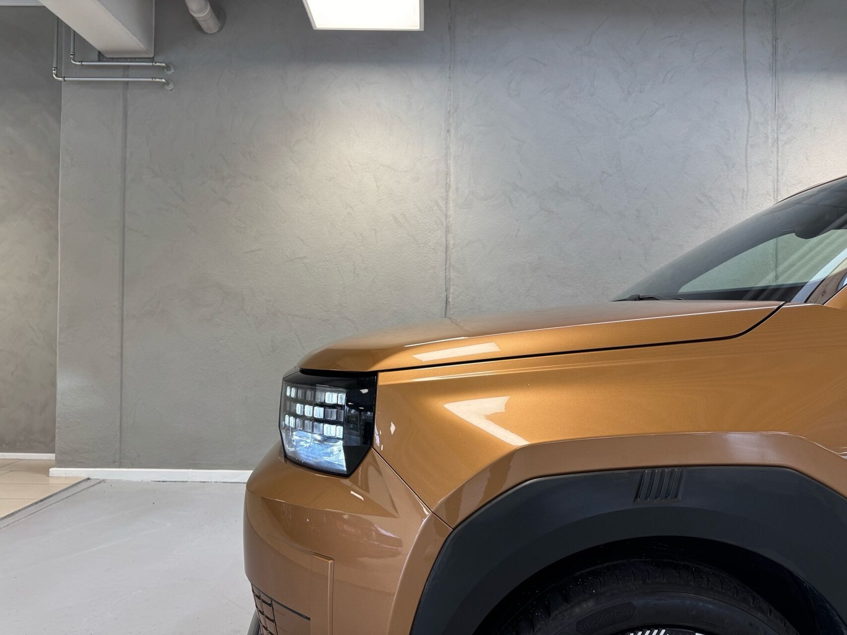 Brun Fiat Grande Panda fra 2025