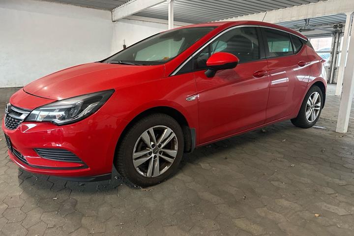 Rød Opel Astra fra 2018