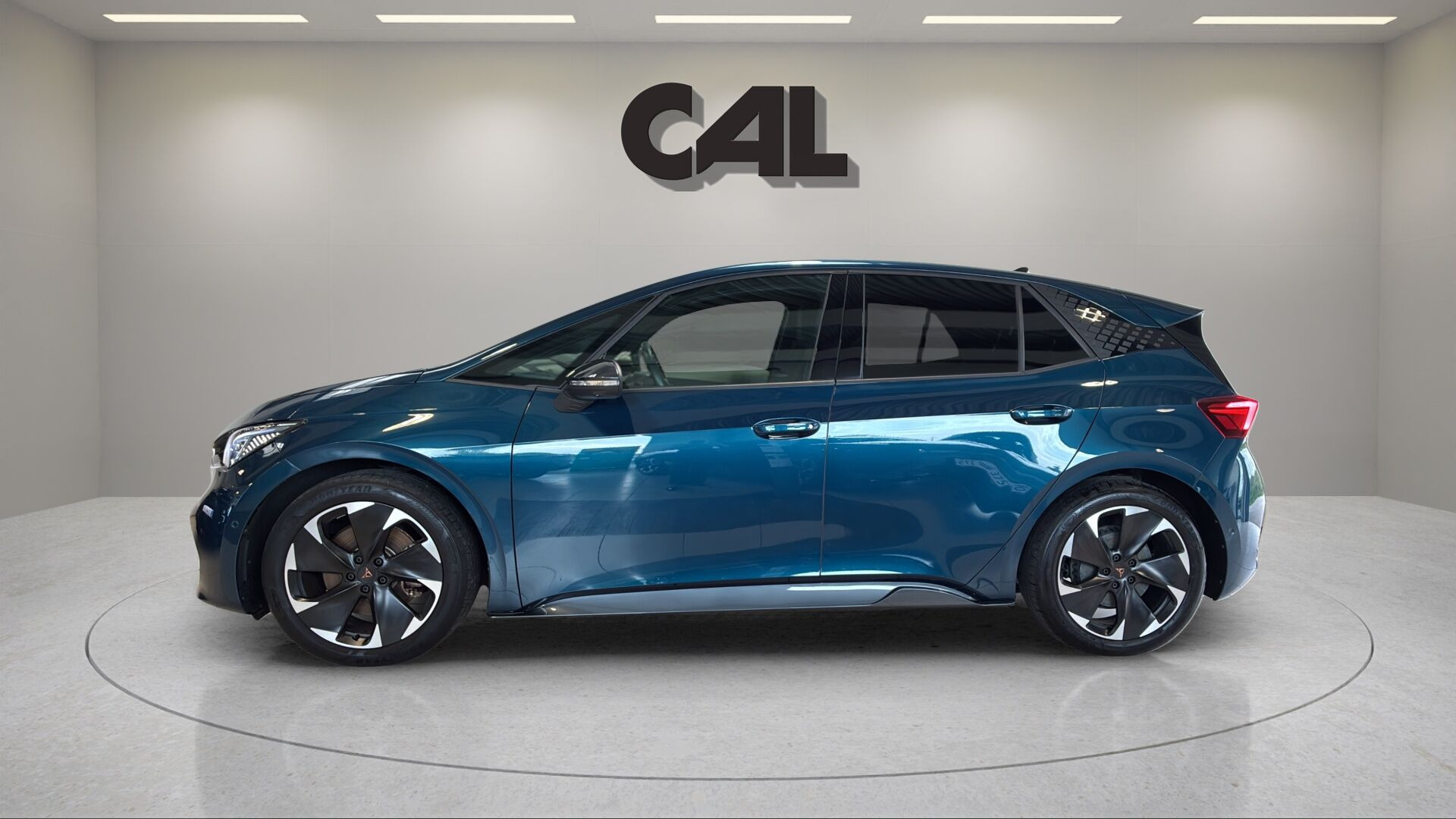 Blå Cupra Born fra 2024