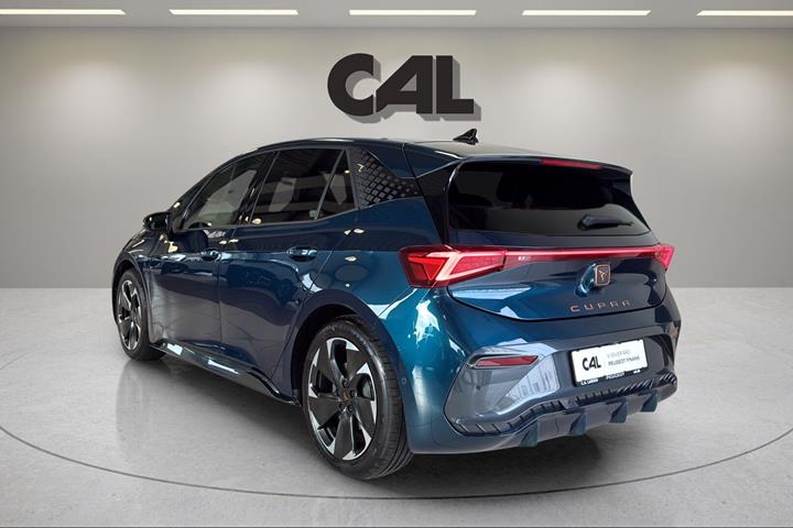Blå Cupra Born fra 2024