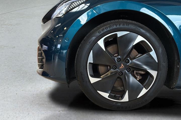 Blå Cupra Born fra 2024
