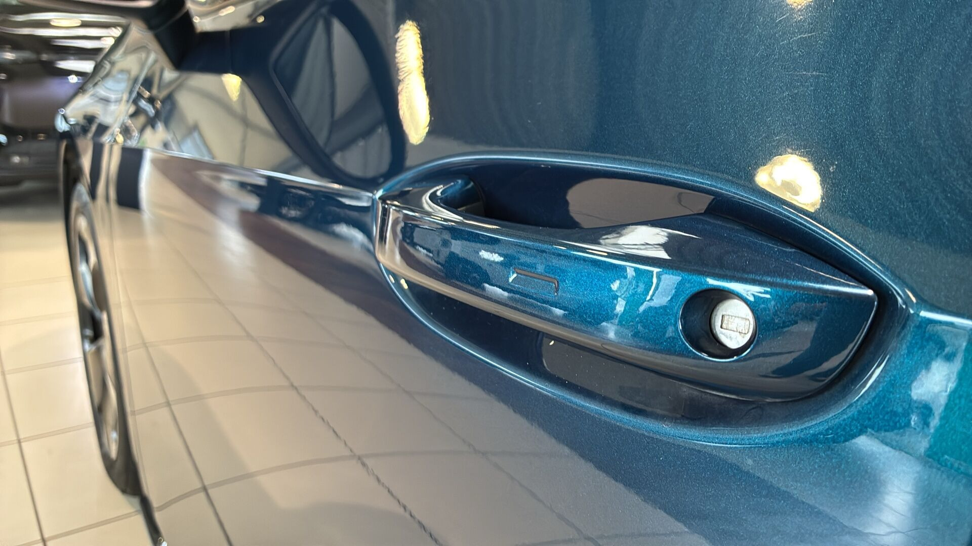 Blå Cupra Born fra 2024