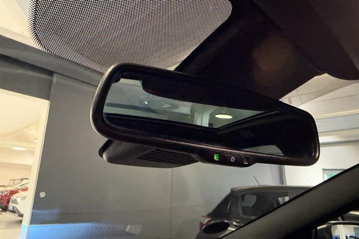 Blå Nissan Qashqai fra 2019