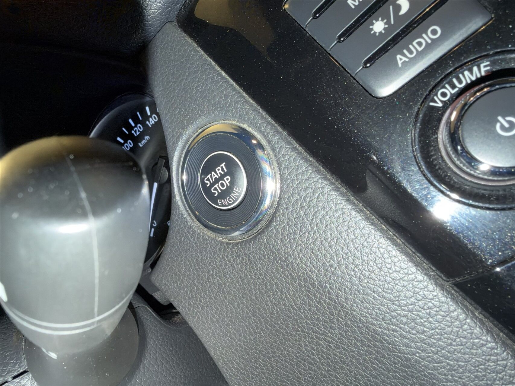 Blå Nissan Qashqai fra 2019