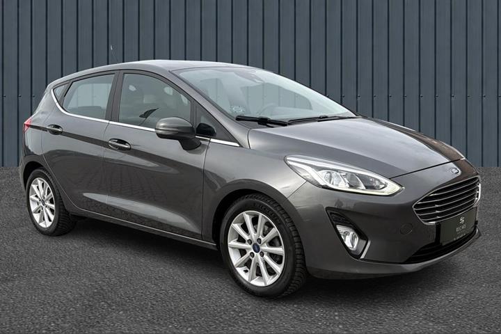 Grå Ford Fiesta fra 2018