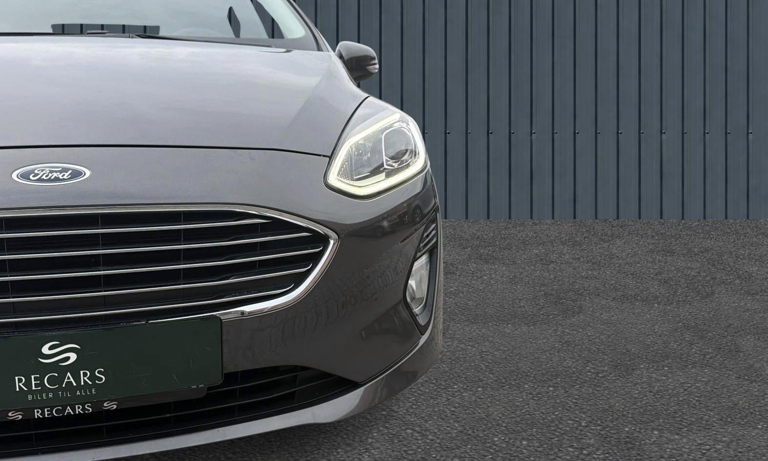 Grå Ford Fiesta fra 2018