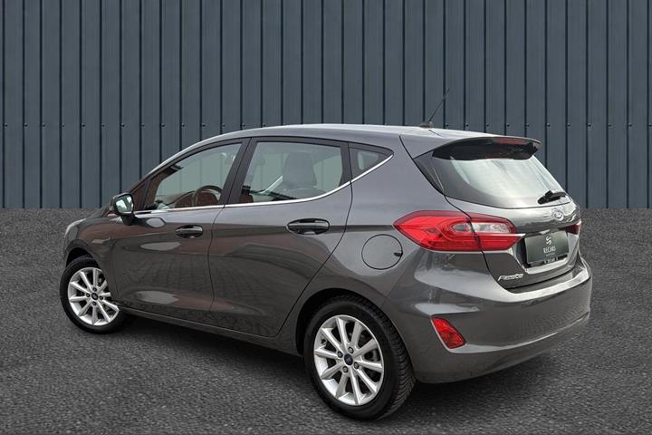 Grå Ford Fiesta fra 2018