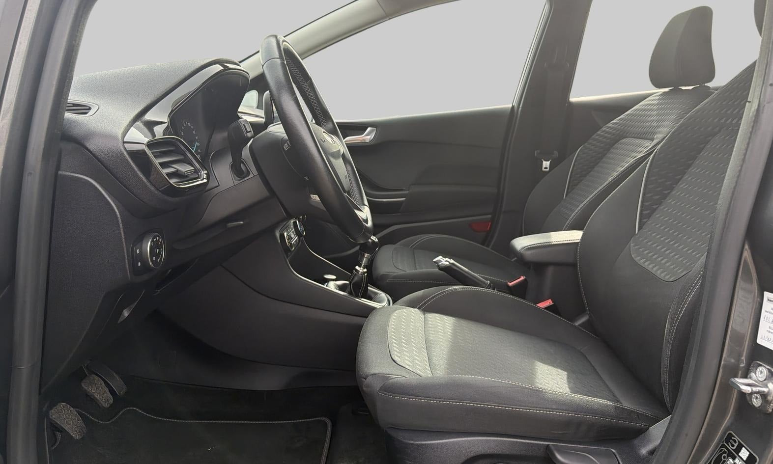 Grå Ford Fiesta fra 2018