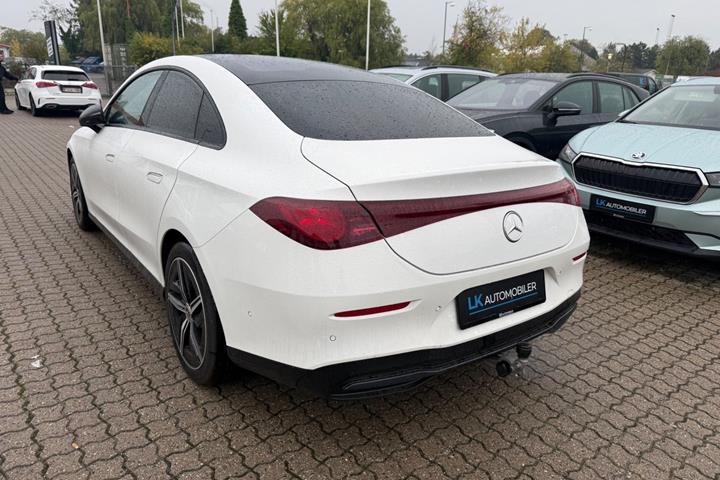 Hvid Mercedes CLA250+ fra 2026