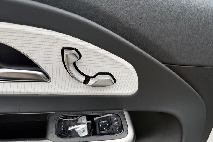 Hvid Mercedes CLA250+ fra 2026