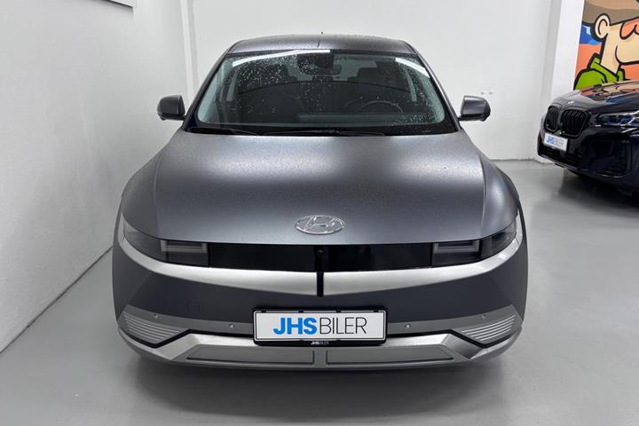 Grå Hyundai Ioniq 5 fra 2024