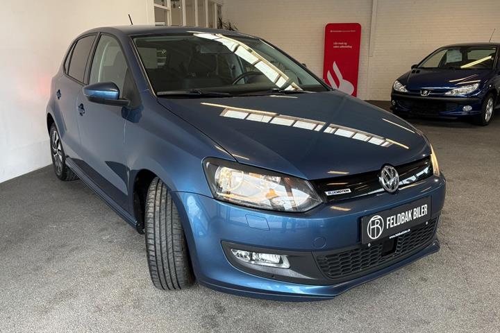 Blå VW Polo fra 2017