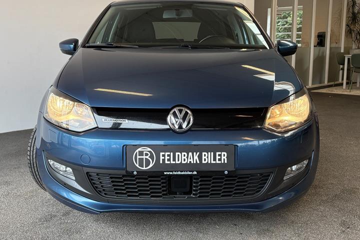 Blå VW Polo fra 2017