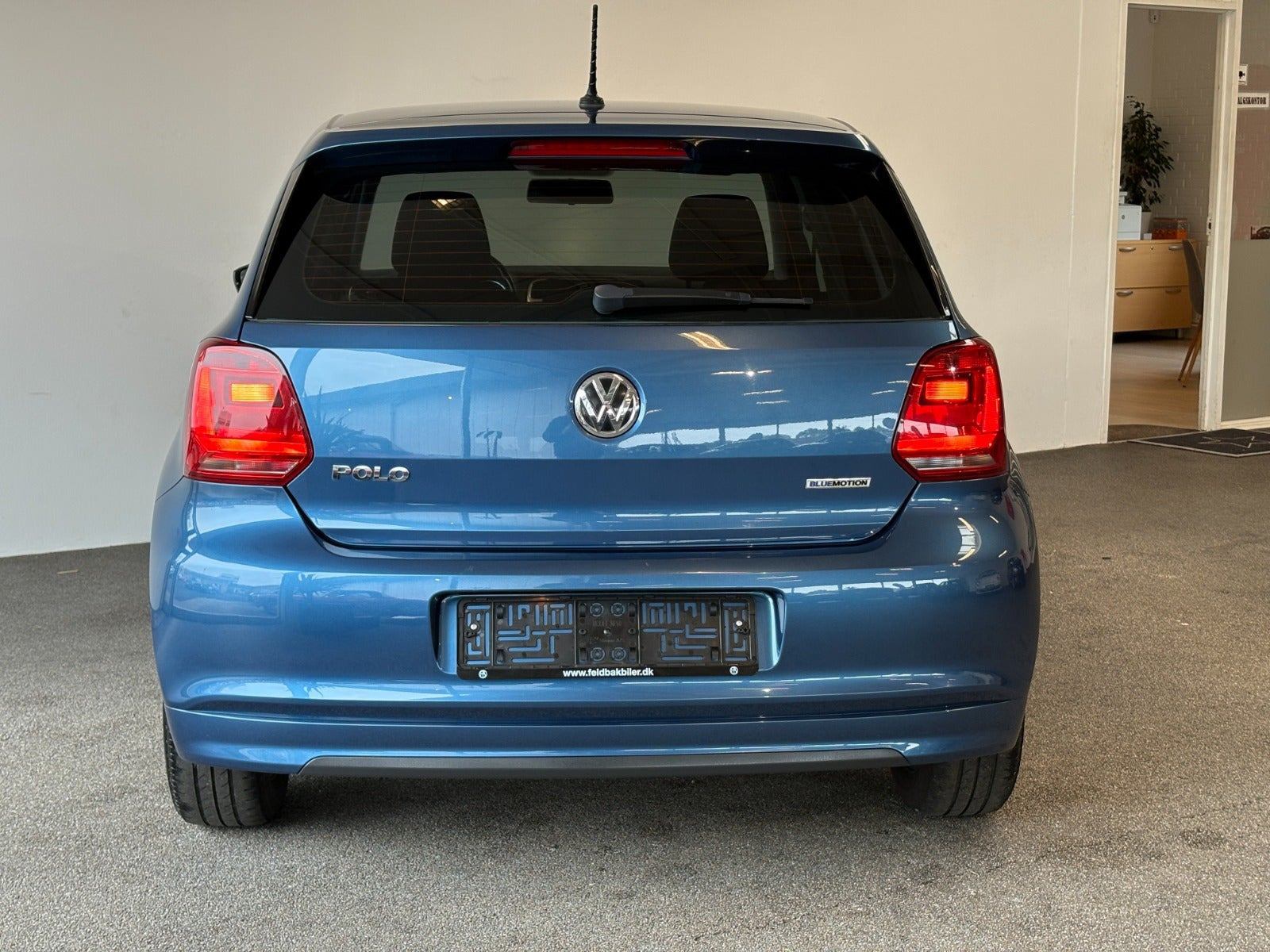Blå VW Polo fra 2017