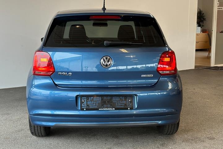 Blå VW Polo fra 2017
