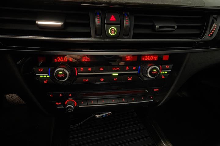 Sort BMW X5 fra 2013