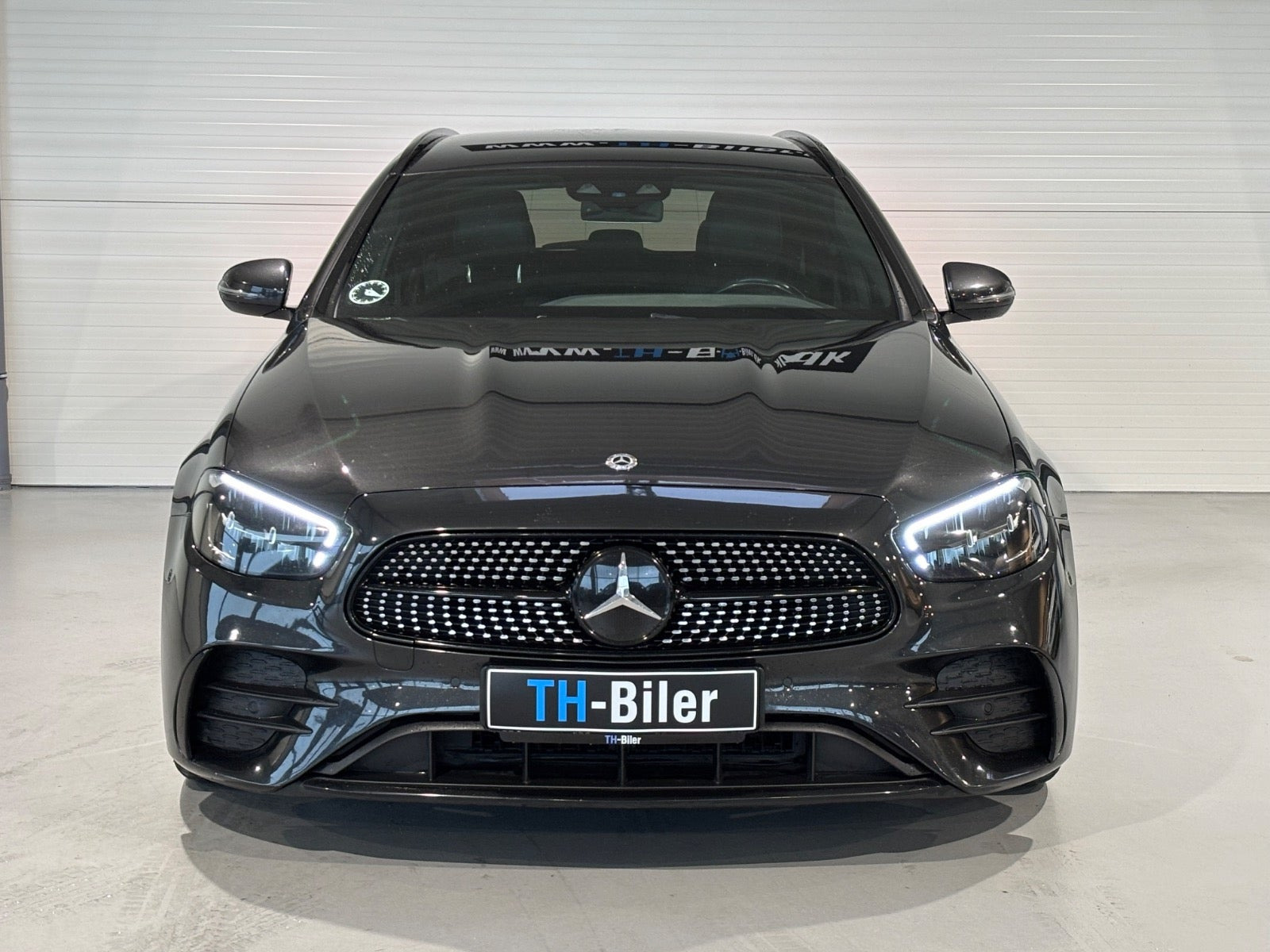 Sort Mercedes E300 de fra 2021