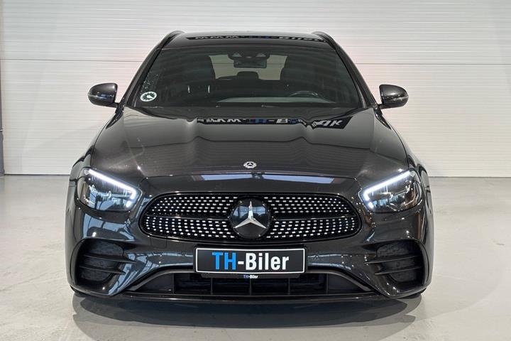 Sort Mercedes E300 de fra 2021