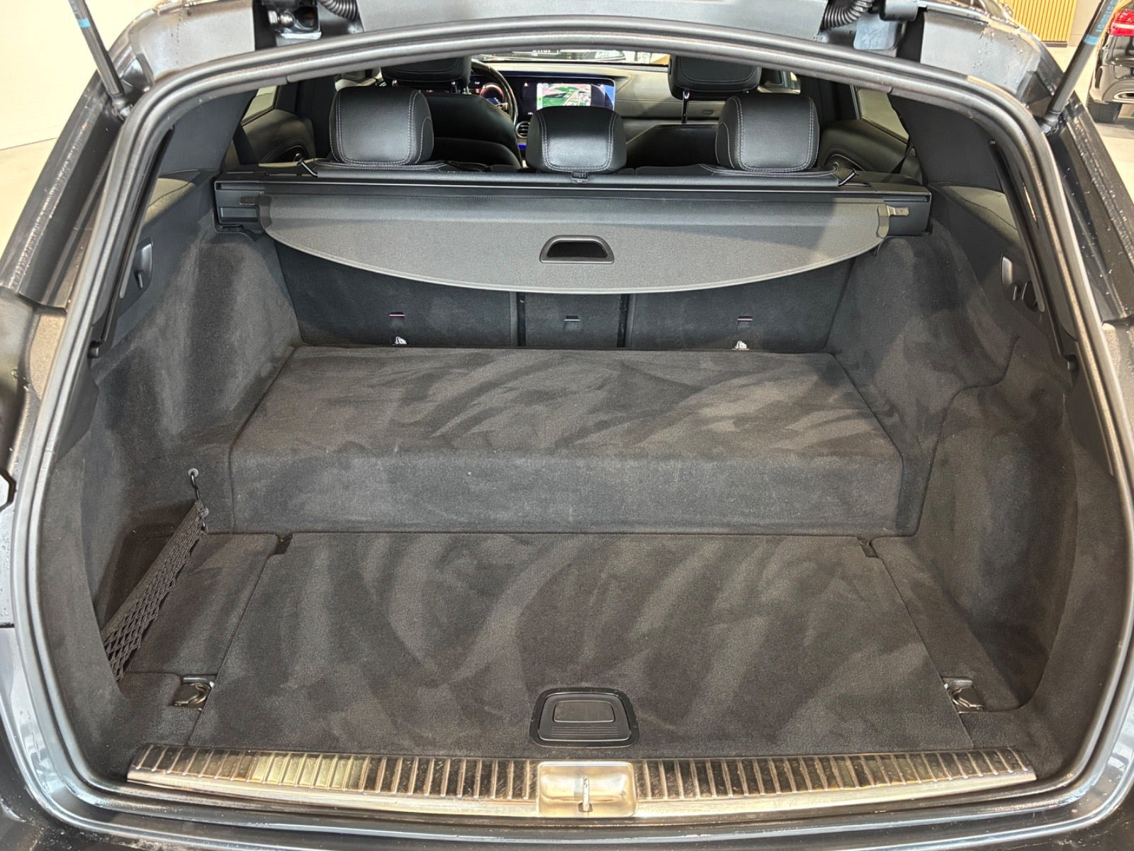 Sort Mercedes E300 de fra 2021