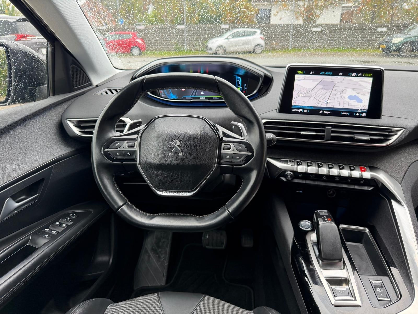 Sort Peugeot 3008 fra 2020