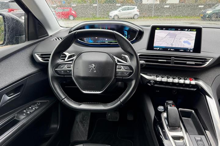 Sort Peugeot 3008 fra 2020