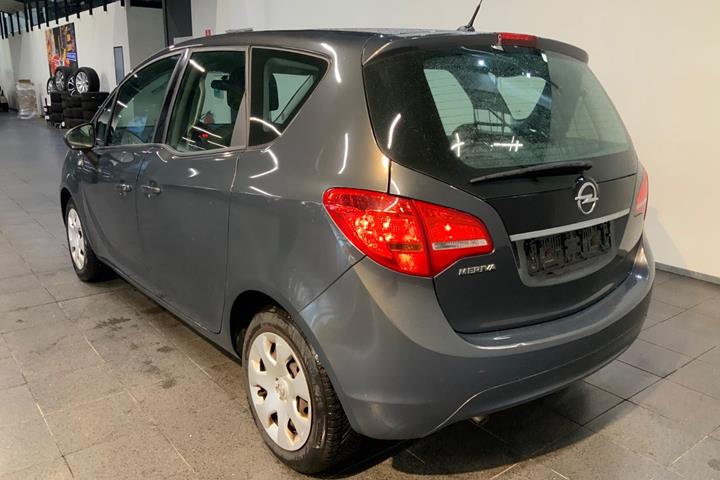 Grå Opel Meriva fra 2015